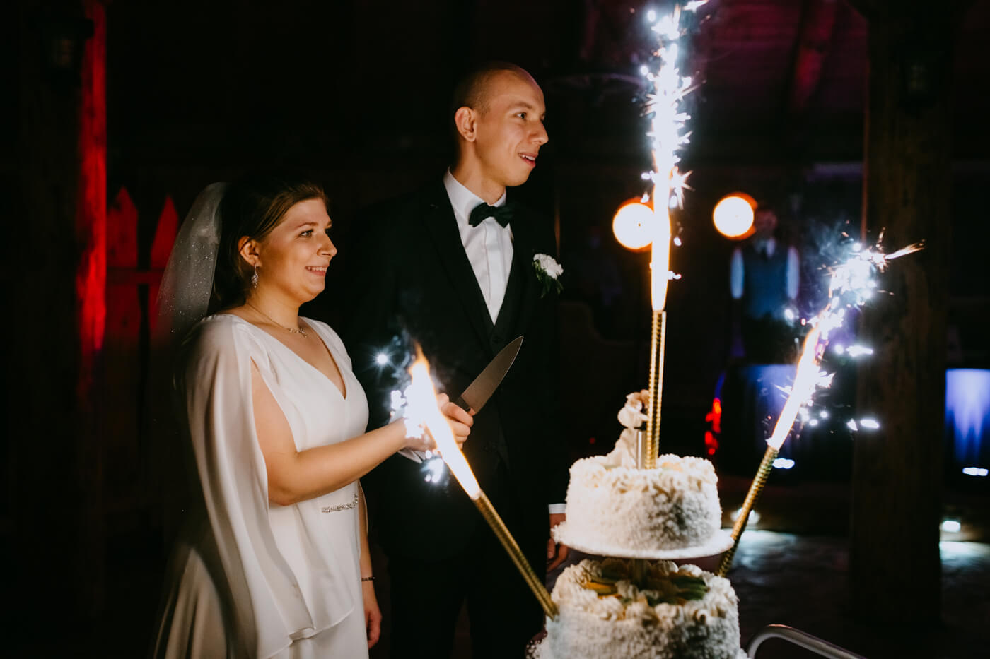 krojenie tortu weselnego - fotograf ślubny warszawa