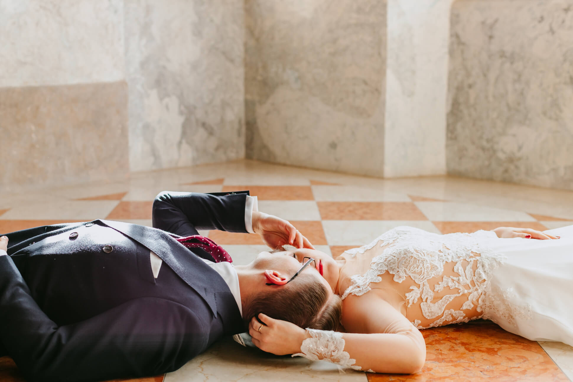sesja ślubna w klasztorze lubiąć fotograf ślubny wrocław