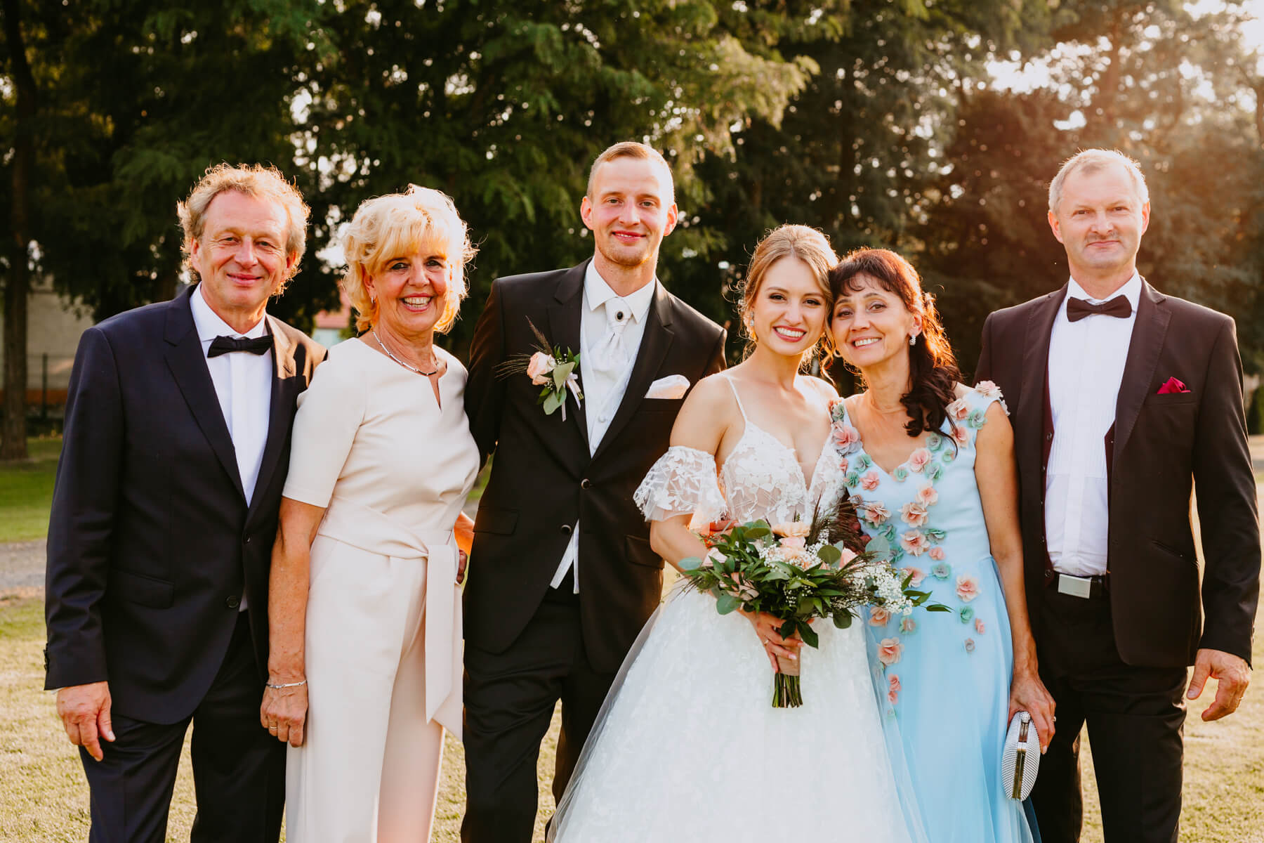 zdjęcie rodzinne na ślubie